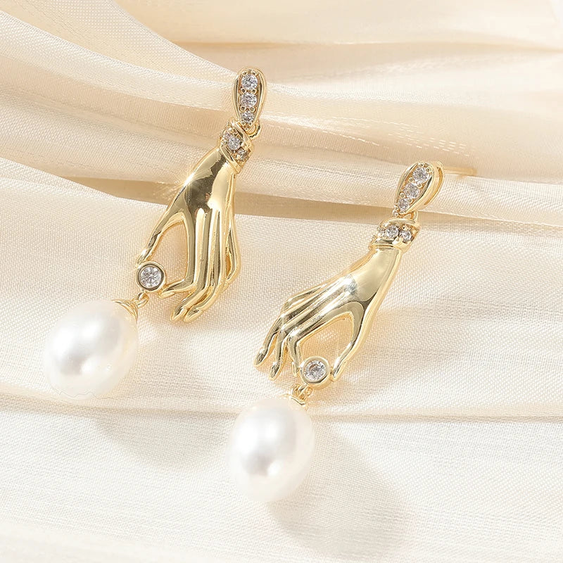 Creative Design Hand With Imitation Pearl Dangle Earrings For Women Trendy Personality Accessory Daily Party Temperament Jewelry