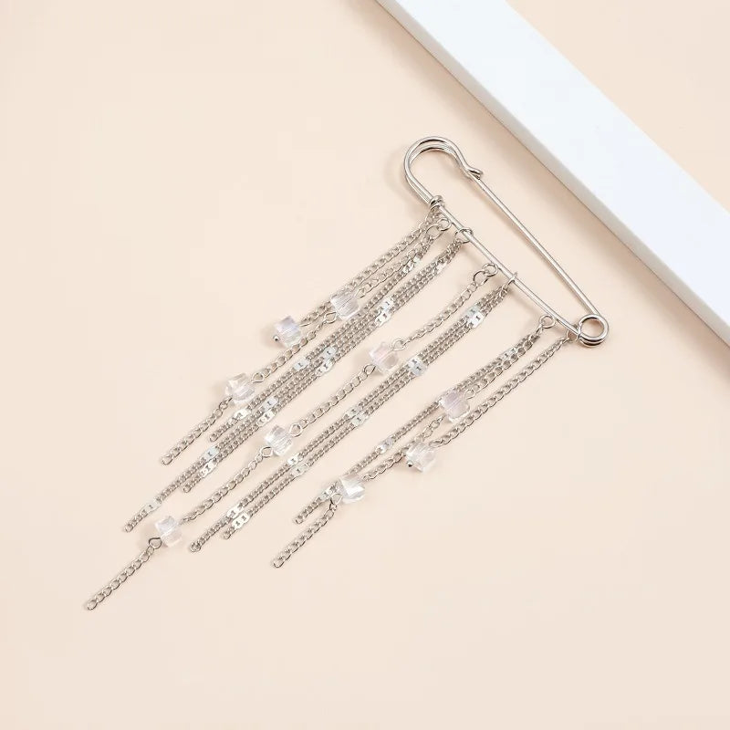Black Crystal Tassel Brooch Metal Chain Pendant Tassel Brooch for Women Personality Charm Clothes Bag Pins Jewelry Accessories