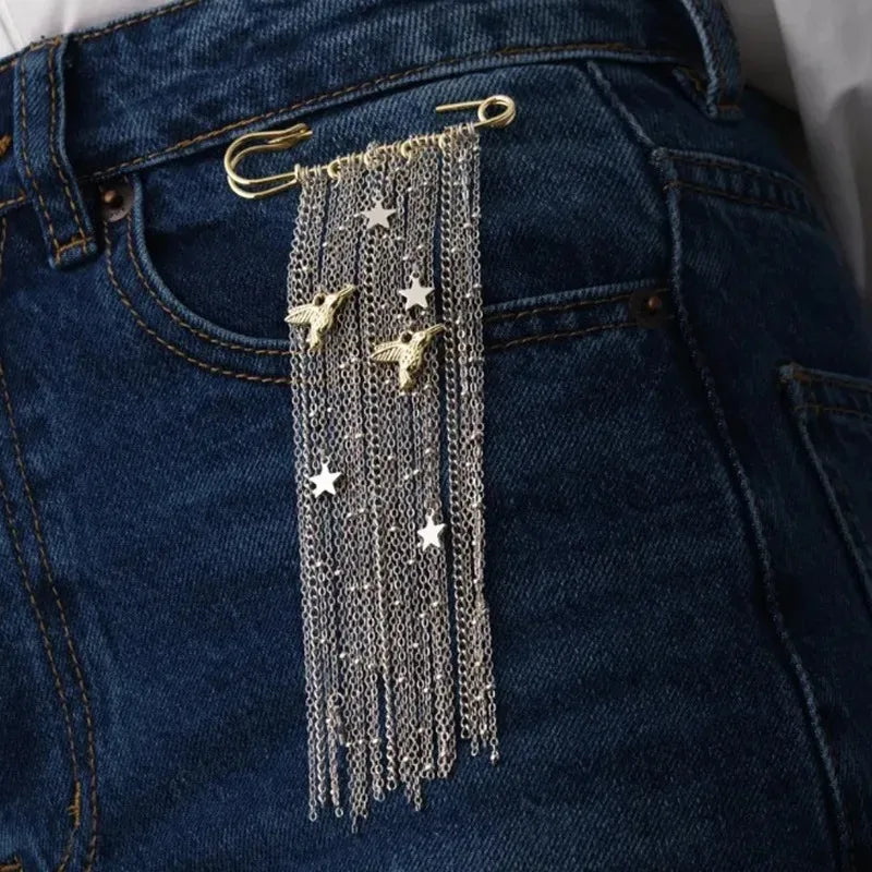 Black Crystal Tassel Brooch Metal Chain Pendant Tassel Brooch for Women Personality Charm Clothes Bag Pins Jewelry Accessories