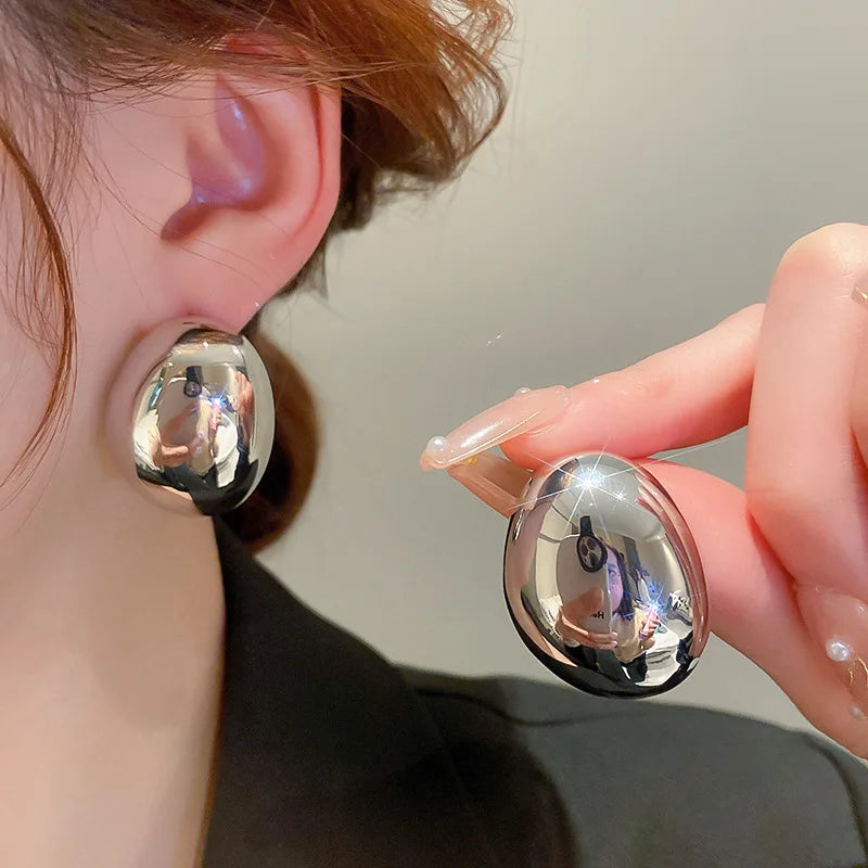 Hollow Oval Bean Shape Stud Earrings for Women Golden Silver Color Smooth Metal Earrings Simple Geometry Party Trendy Jewelry