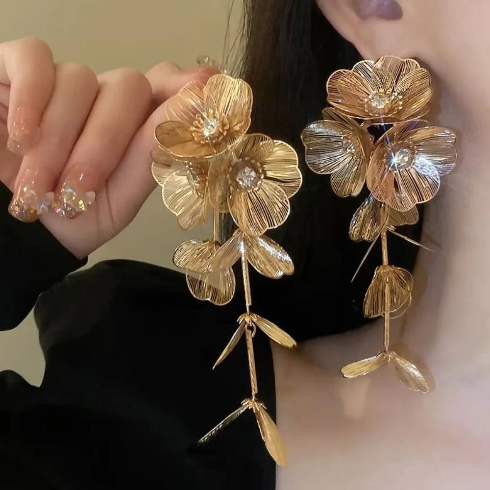 Exaggerated Big Flower Long Tassel Earrings Light Luxury Advanced Sense Women Earrings Metal Temperament Stud Earrings Wedding