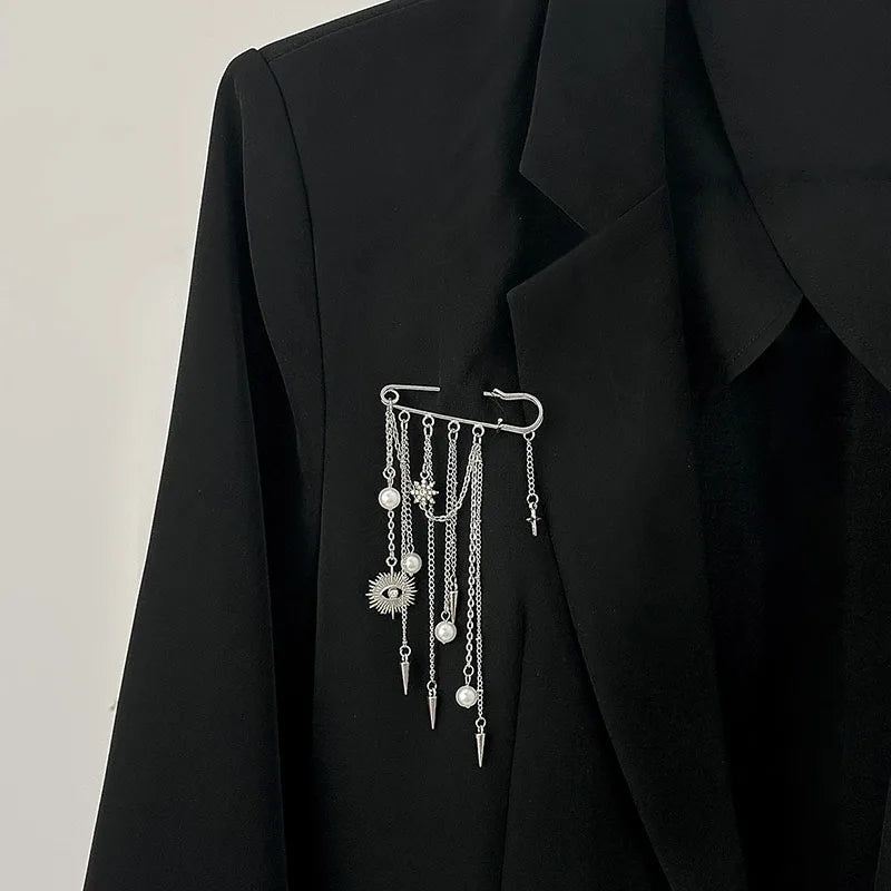 New Exaggerated Metal Chain Pendant Tassel Brooches for Women Man Personality Charm Trousers Shortened Pins Rock Jewelry Gift