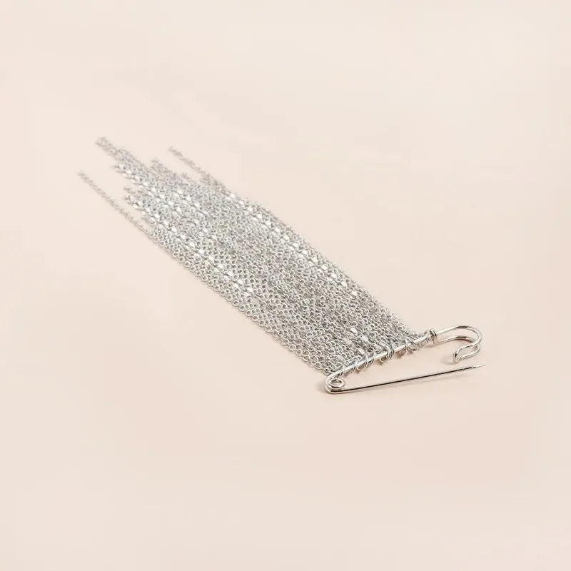 Black Crystal Tassel Brooch Metal Chain Pendant Tassel Brooch for Women Personality Charm Clothes Bag Pins Jewelry Accessories