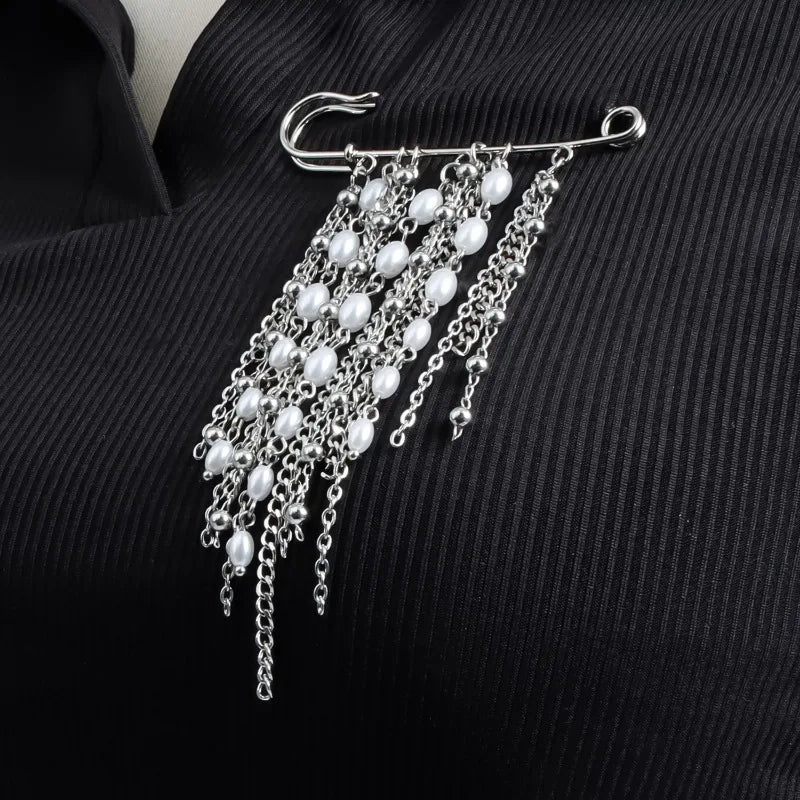 Black Crystal Tassel Brooch Metal Chain Pendant Tassel Brooch for Women Personality Charm Clothes Bag Pins Jewelry Accessories