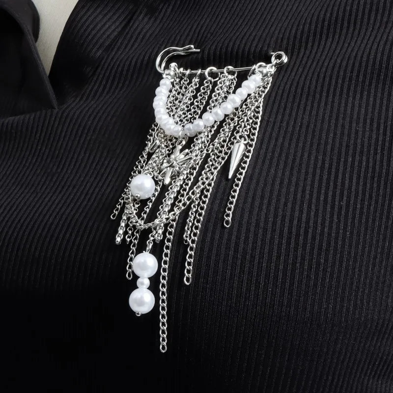 Black Crystal Tassel Brooch Metal Chain Pendant Tassel Brooch for Women Personality Charm Clothes Bag Pins Jewelry Accessories