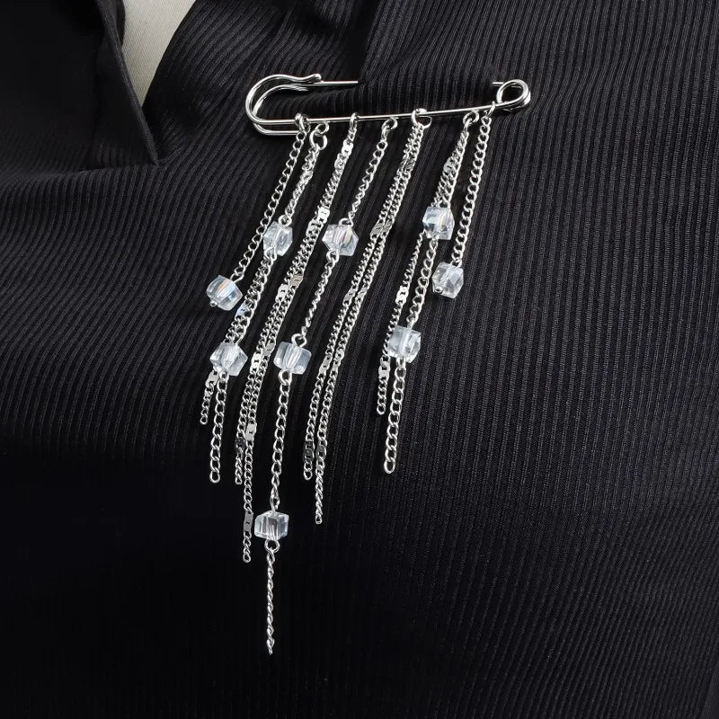 Black Crystal Tassel Brooch Metal Chain Pendant Tassel Brooch for Women Personality Charm Clothes Bag Pins Jewelry Accessories