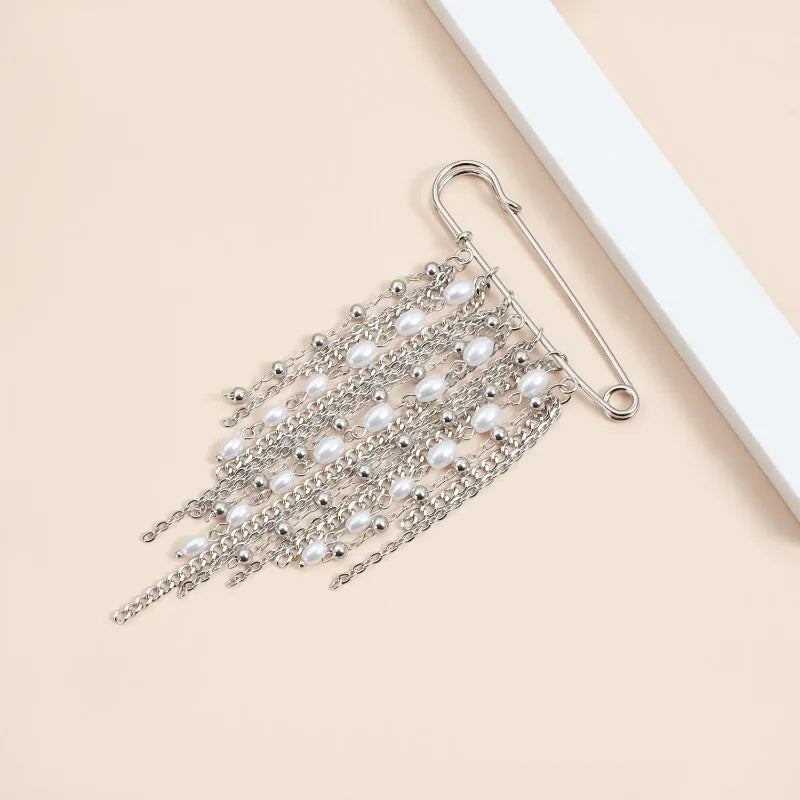 Black Crystal Tassel Brooch Metal Chain Pendant Tassel Brooch for Women Personality Charm Clothes Bag Pins Jewelry Accessories
