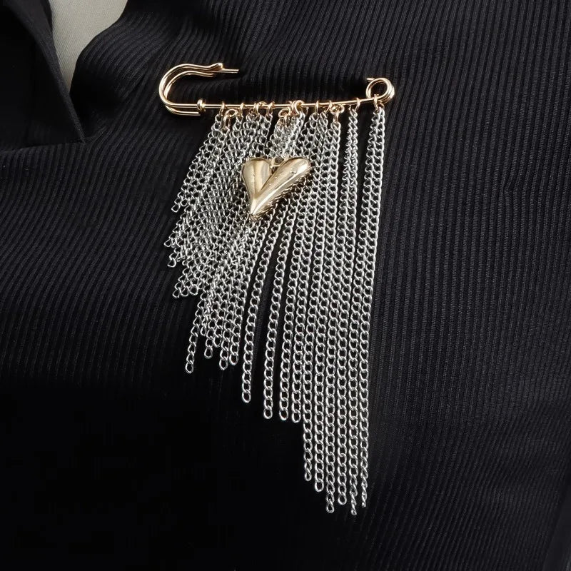 Black Crystal Tassel Brooch Metal Chain Pendant Tassel Brooch for Women Personality Charm Clothes Bag Pins Jewelry Accessories